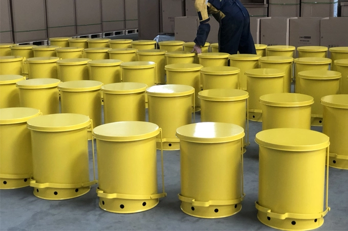 Quali sono le regole per gli armadietti infiammabili?