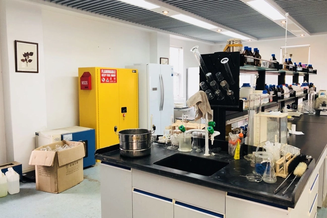 Armadio di stoccaggio infiammabile per officina